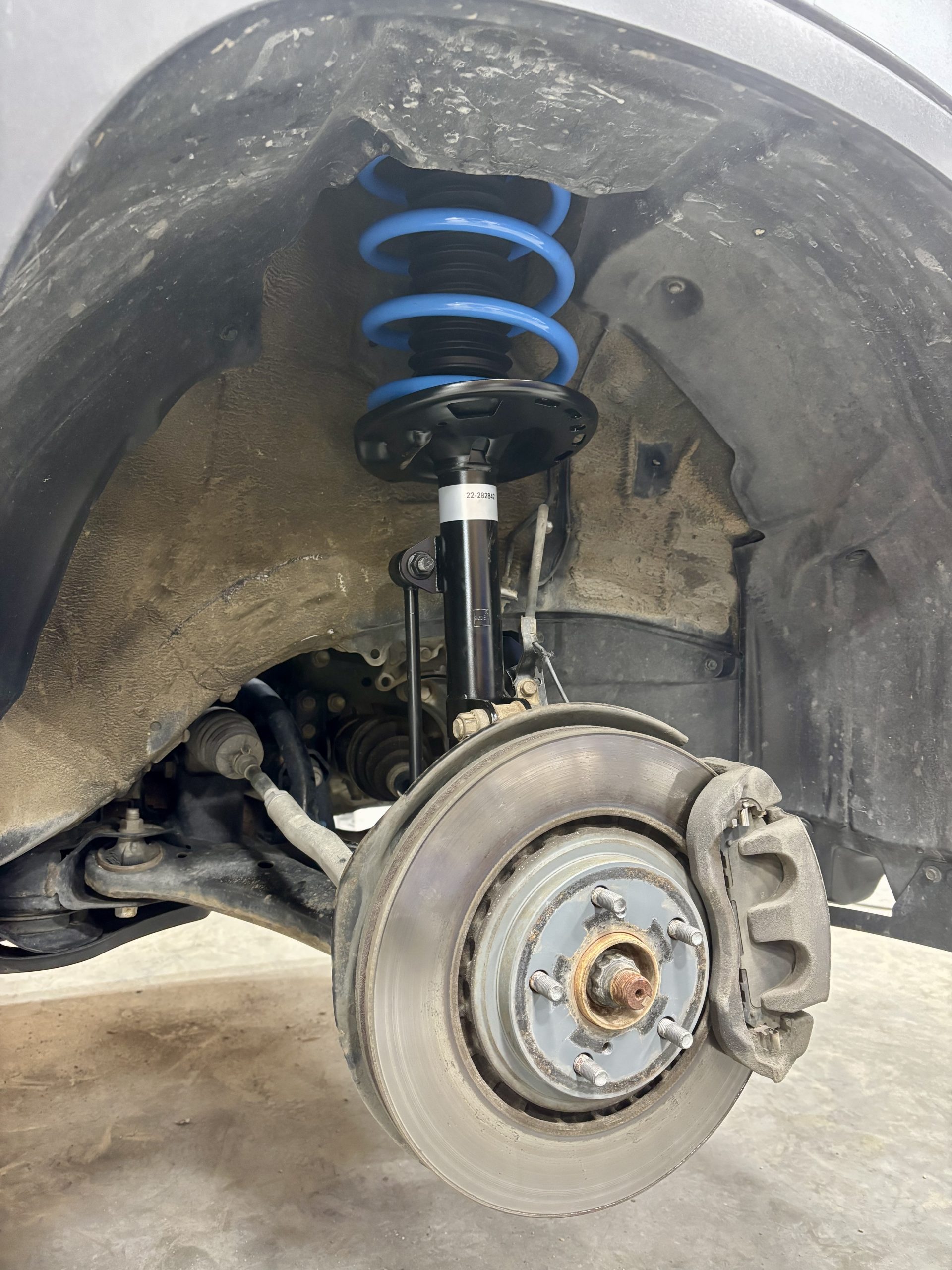 PERFORMANCE PACKAGE WITH BILSTEIN B4 SYSTEM - Image 2