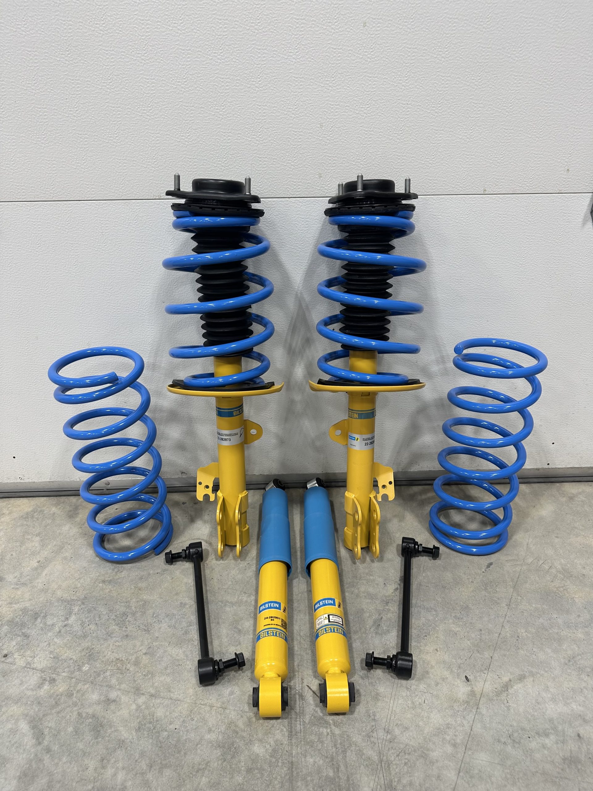 OFF ROAD PACKAGE WITH BILSTEIN B6 SYSTEM - Image 2